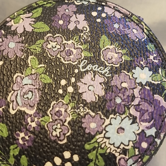 Coach accessory case with inside cover Nwot - Picture 2 of 4